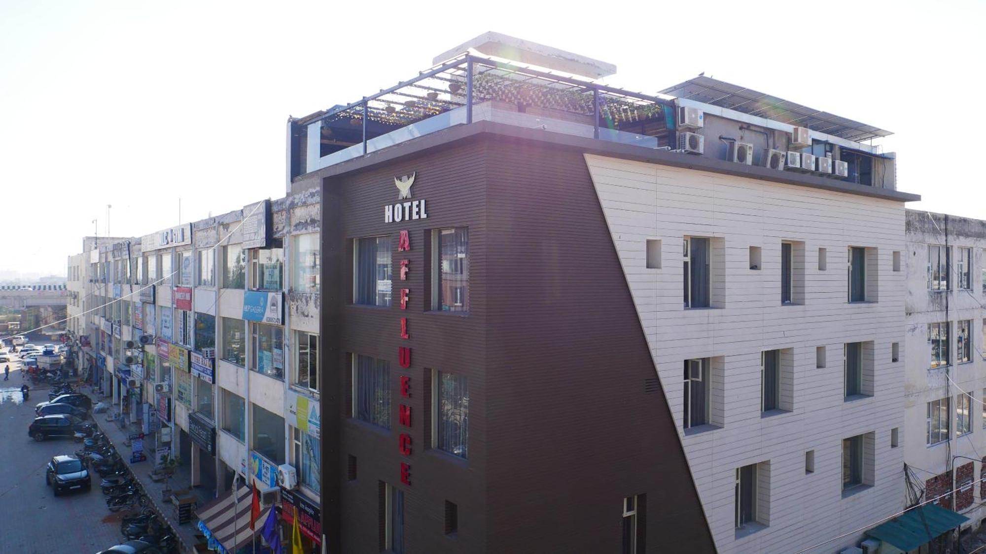 Affluence Hotel Kharar Exterior photo